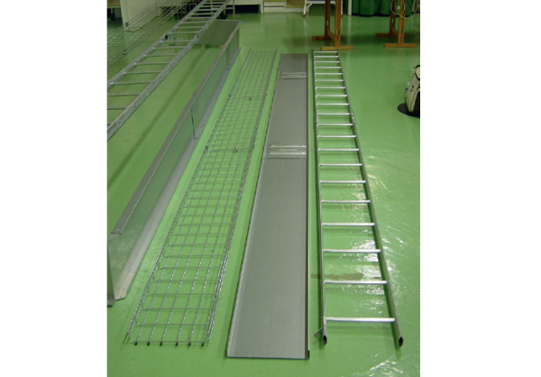Figure 3. Photo of the three types of trays that were studied: Defem wire mesh tray, Stago metal tray, and Wibe ladder tray.